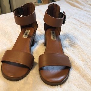 Steve Madden size 6.5 chunky heel sandals
